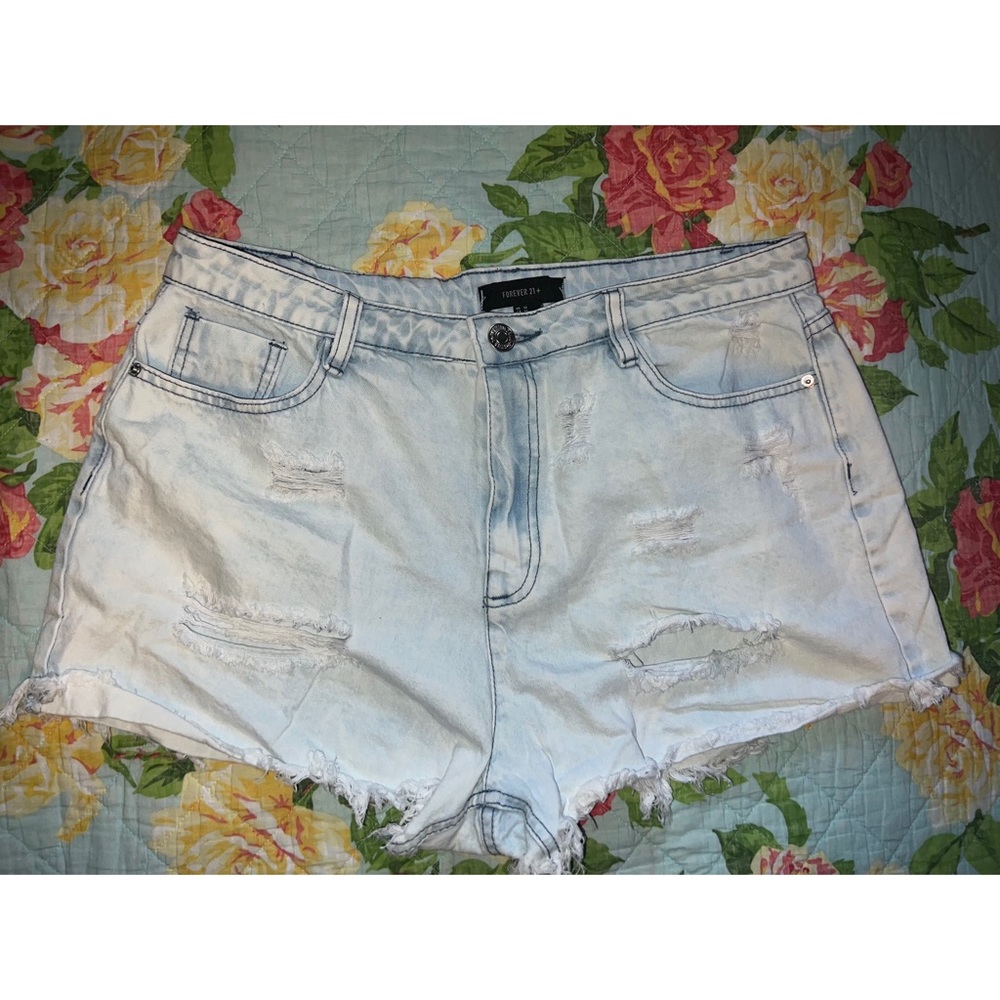 Size 12 light wash distressed denim high waisted shorts forever 21